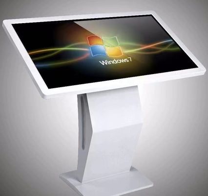 Calcolatore da 55 pollici all'interno di un chiosco con touch screen a infrarossi e sistema Android o Windows