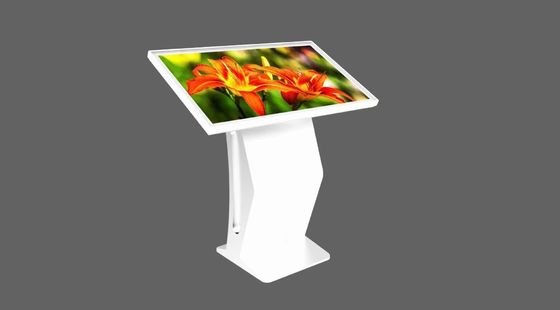Calcolatore da 55 pollici all'interno di un chiosco con touch screen a infrarossi e sistema Android o Windows