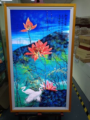 Display LCD video player a risoluzione 4k con bordo in legno