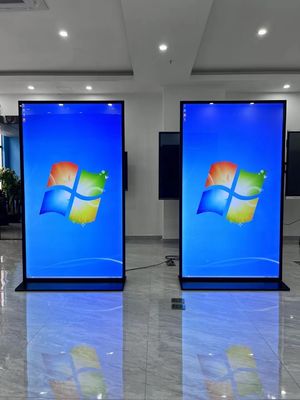 75 pollici Stand a pavimento Display pubblicitario a schermo intero 178° Angolo di visione 450cd/m2 Luminosità