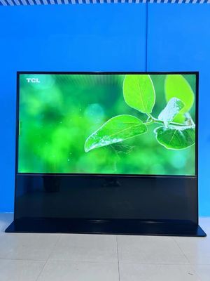 Display pubblicitario LCD da 86 pollici con risoluzione 4K e luminosità di 450cd/m2 per digital signage commerciale