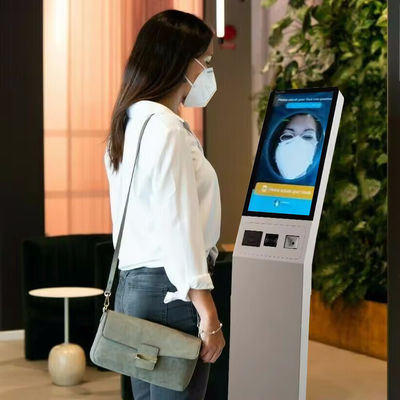 Chiosco per il check-in automatico con connettività Wi-Fi/Bluetooth, SSD da 128 GB e colore personalizzato per un servizio self-service senza interruzioni