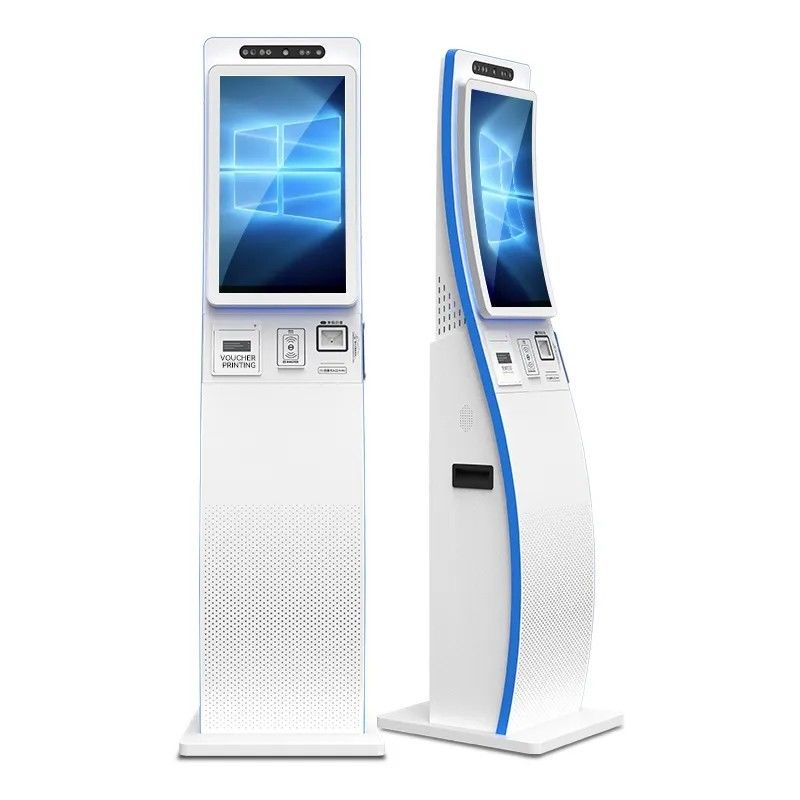 Dispositivo di auto-servizio con schermo tattile a superficie curva con scanner di codice QR